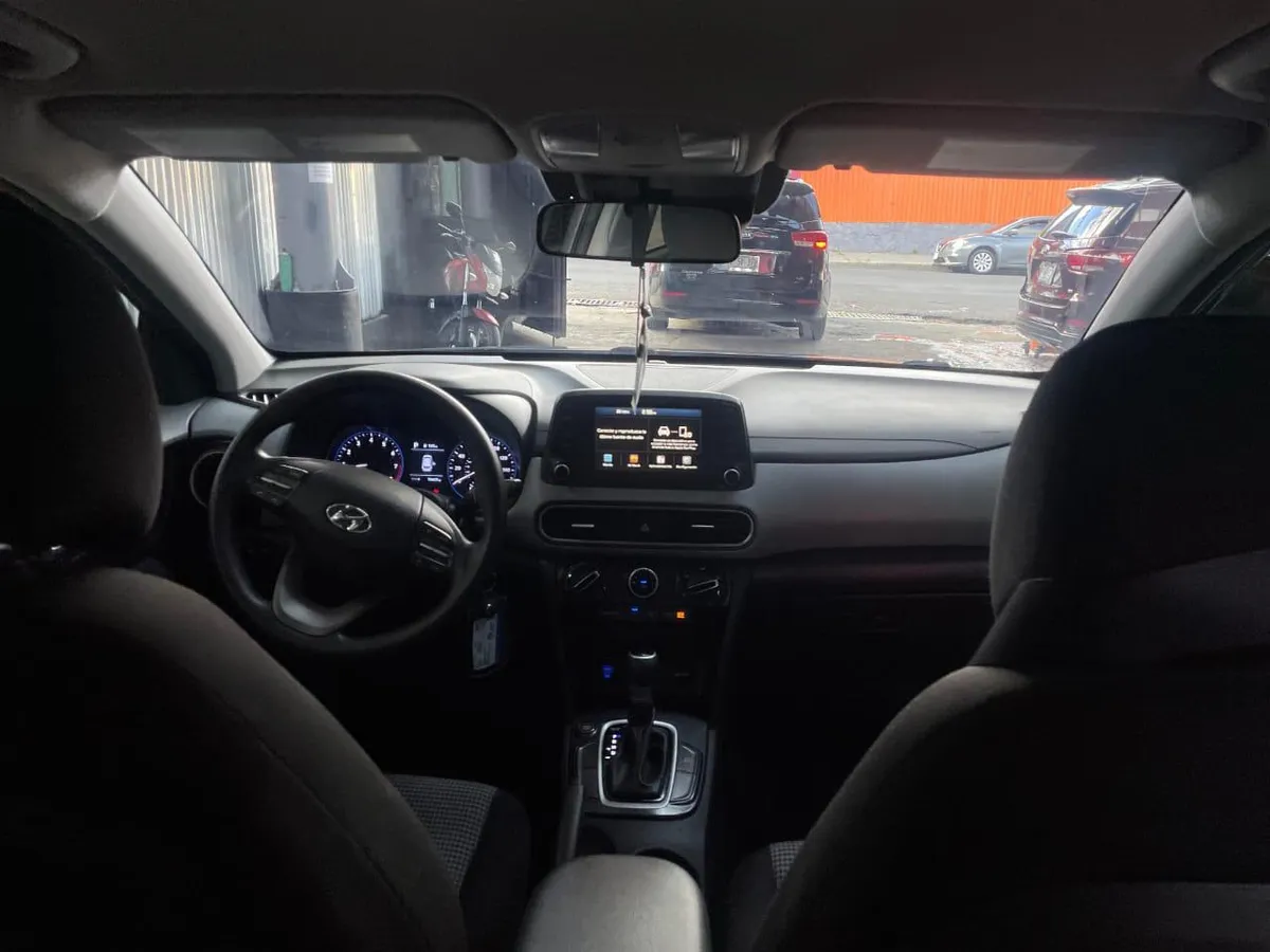 Hyundai Kona 2021 - vista 2