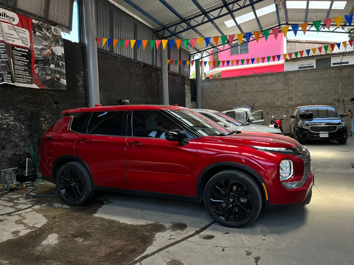 Mitsubishi Outlander 2023 - vista 2