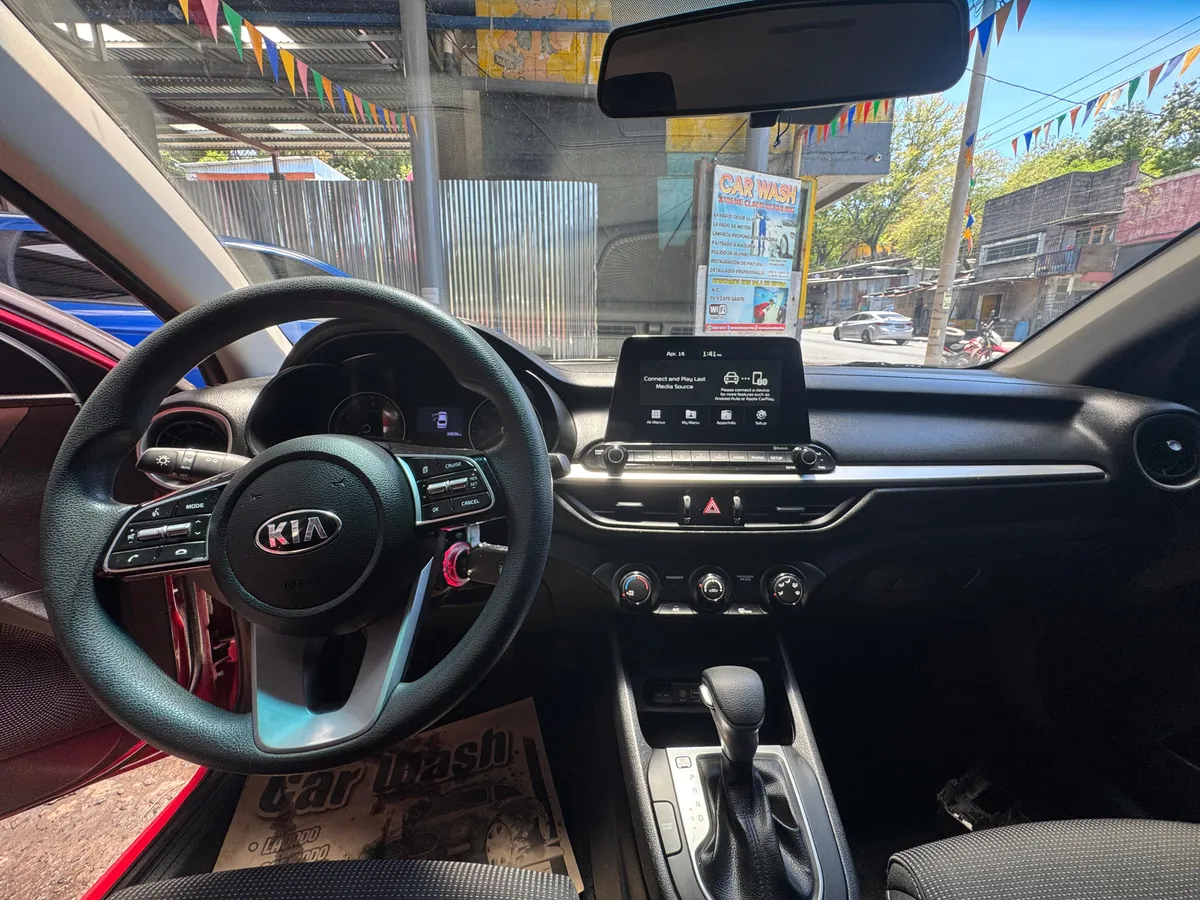 Kia Forte 2020 - vista 4