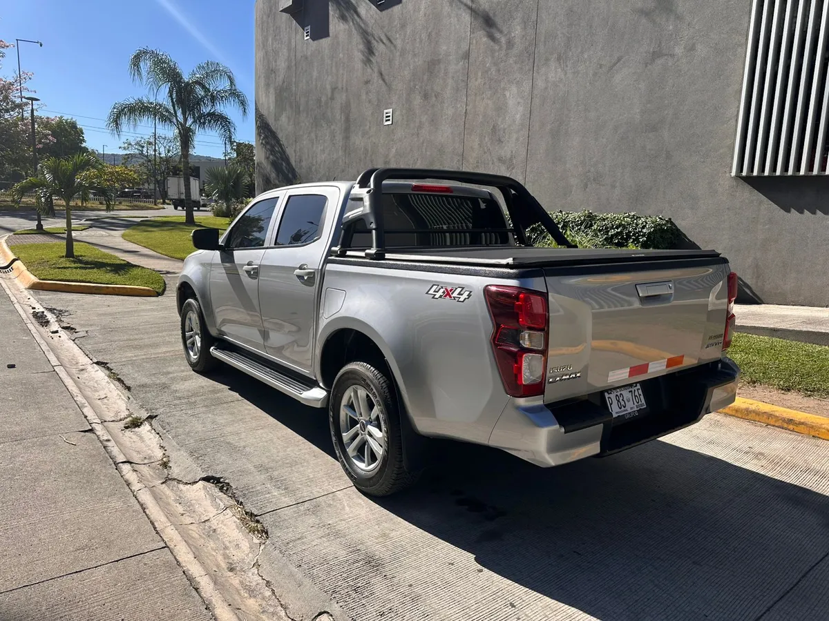 Isuzu D-Max 2024 - vista 3
